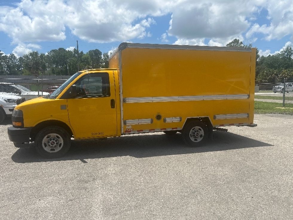 Light Duty Box Truck-Light and Medium Duty Trucks-GMC-2021-Savana G33503-Gainesville-FL-119,540\n\t\tmiles-$ 23,750 - Image 4