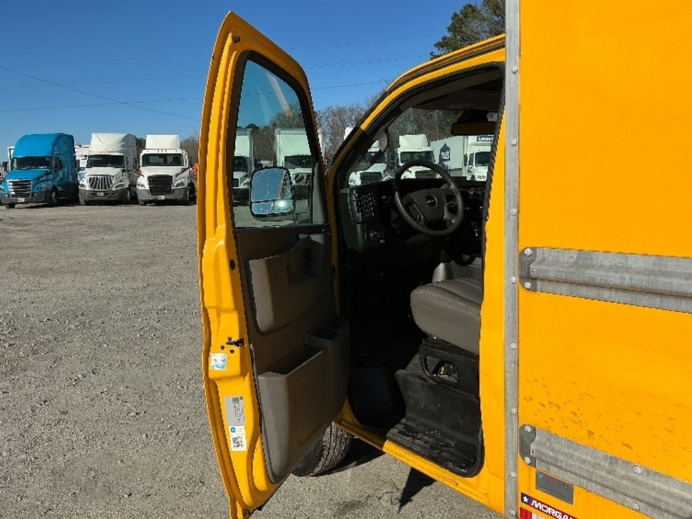 Light Duty Box Truck-Light and Medium Duty Trucks-GMC-2021-Savana G33503-Garden City-GA-101,975\n\t\tmiles-$ 27,750 - Image 15