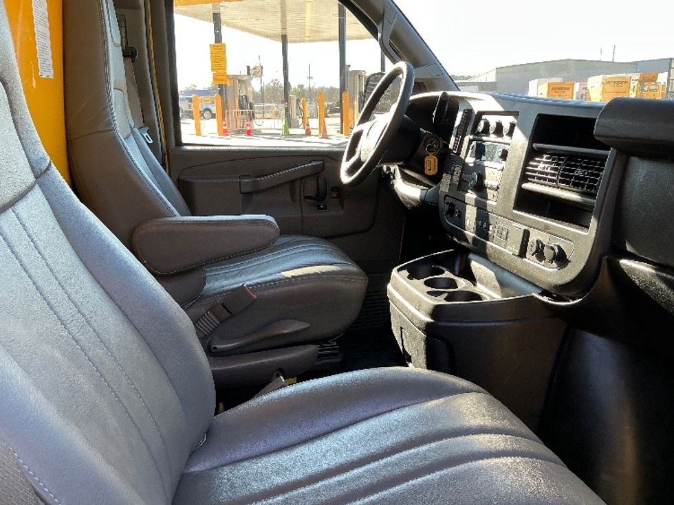 Light Duty Box Truck-Light and Medium Duty Trucks-GMC-2021-Savana G33503-Garden City-GA-101,975\n\t\tmiles-$ 27,750 - Image 21