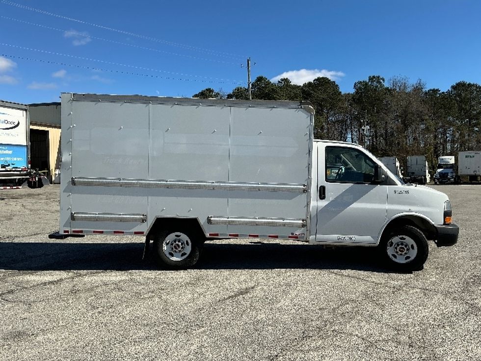 Light Duty Box Truck-Light and Medium Duty Trucks-GMC-2021-Savana G33503-Garden City-GA-107,633\n\t\tmiles-$ 29,750 - Image 15
