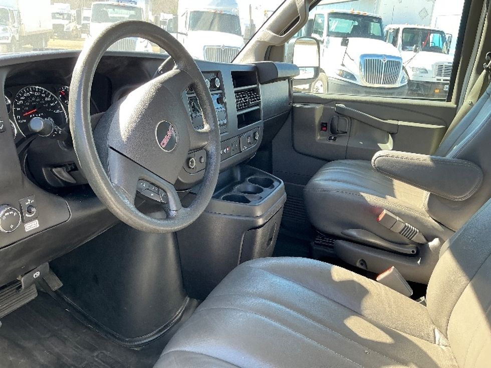 Light Duty Box Truck-Light and Medium Duty Trucks-GMC-2021-Savana G33503-Garden City-GA-107,633\n\t\tmiles-$ 29,750 - Image 17