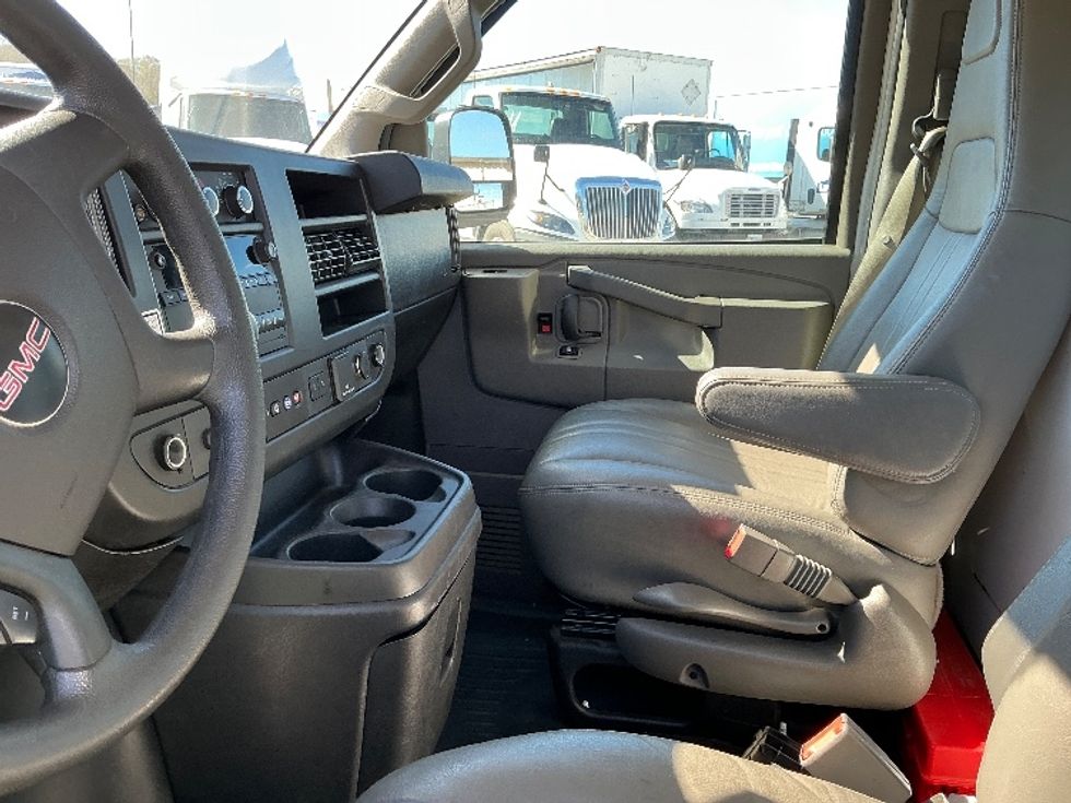 Light Duty Box Truck-Light and Medium Duty Trucks-GMC-2021-Savana G33503-Garden City-GA-107,633\n\t\tmiles-$ 29,750 - Image 19