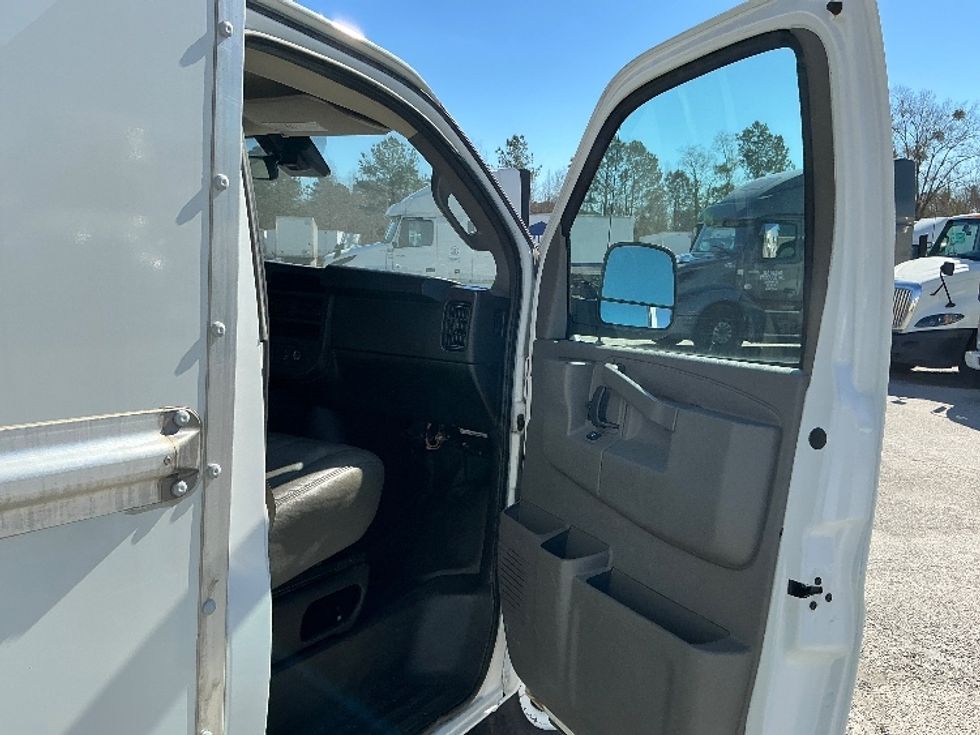 Light Duty Box Truck-Light and Medium Duty Trucks-GMC-2021-Savana G33503-Garden City-GA-107,633\n\t\tmiles-$ 29,750 - Image 20