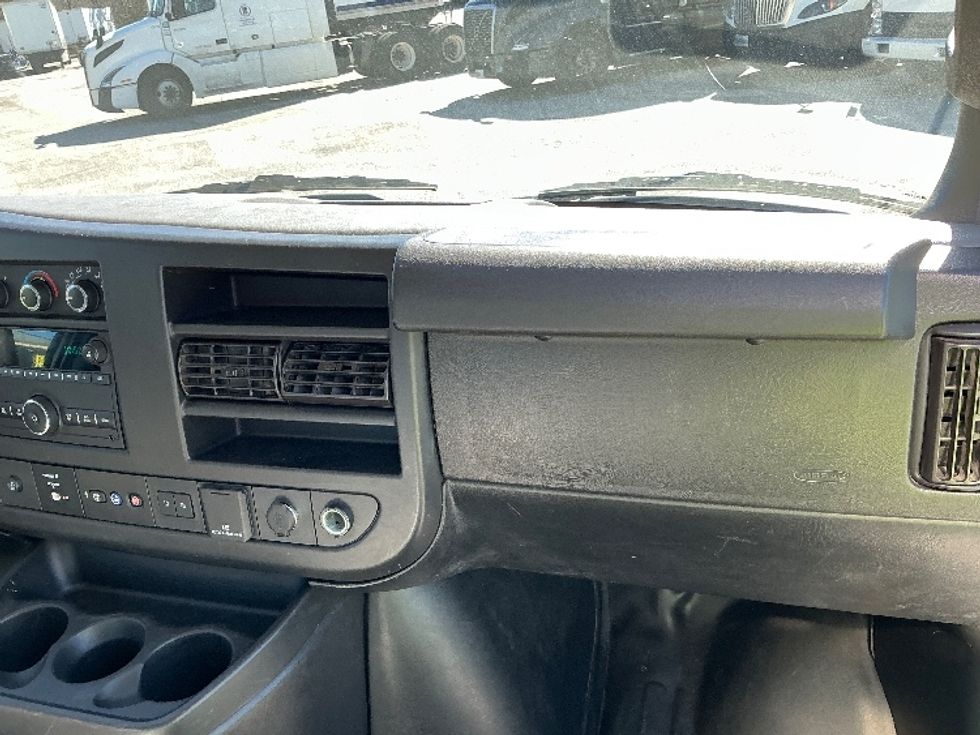 Light Duty Box Truck-Light and Medium Duty Trucks-GMC-2021-Savana G33503-Garden City-GA-107,633\n\t\tmiles-$ 29,750 - Image 21