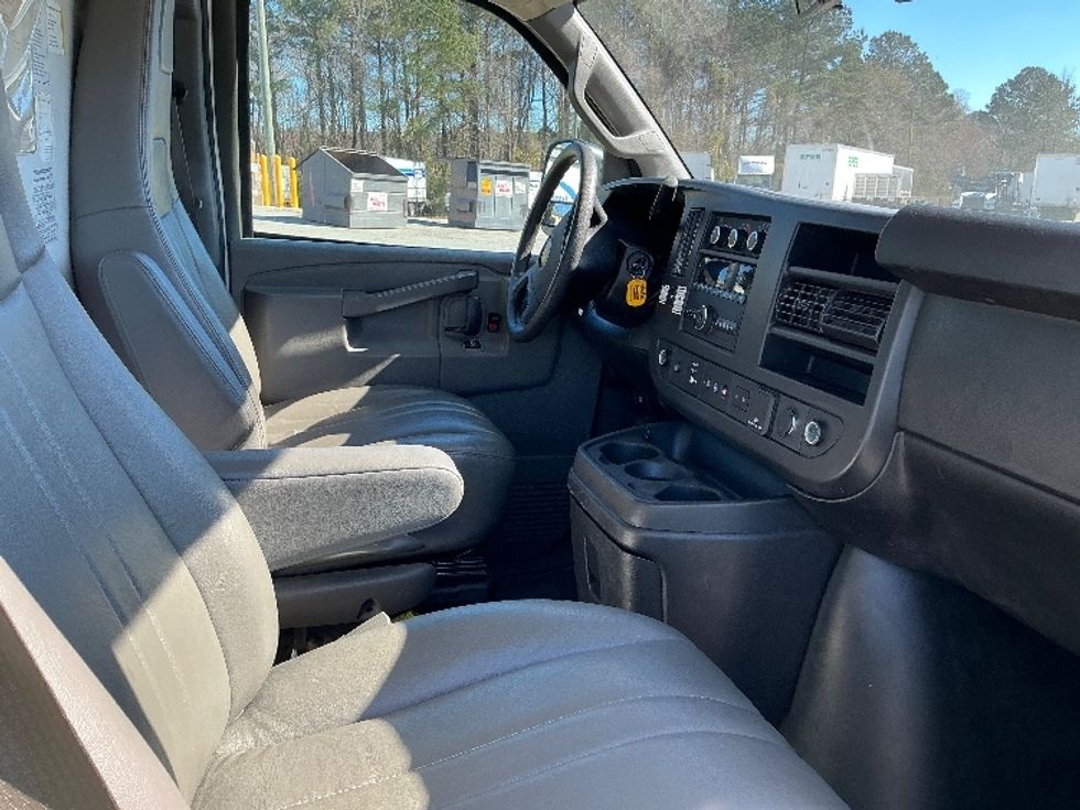 Light Duty Box Truck-Light and Medium Duty Trucks-GMC-2021-Savana G33503-Garden City-GA-107,633\n\t\tmiles-$ 29,750 - Image 22