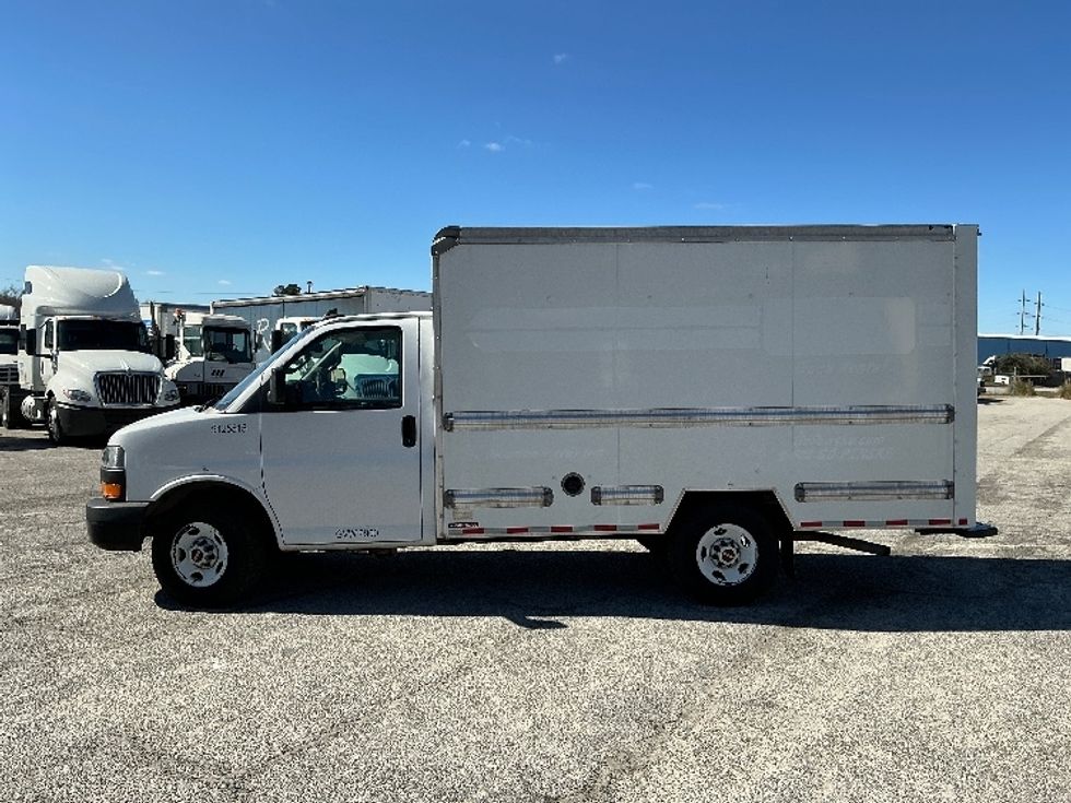 Light Duty Box Truck-Light and Medium Duty Trucks-GMC-2021-Savana G33503-Garden City-GA-107,633\n\t\tmiles-$ 29,750 - Image 4