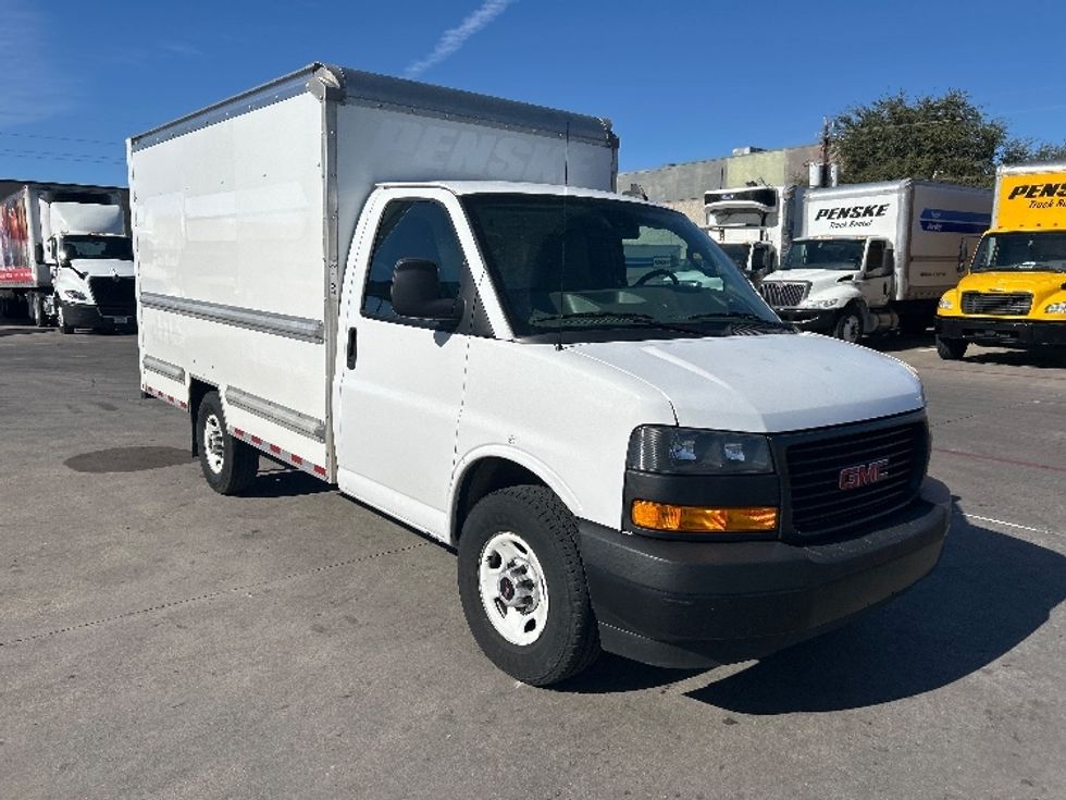 Light Duty Box Truck-Light and Medium Duty Trucks-GMC-2021-Savana G33503-Garland-TX-103,595\n\t\tmiles-$ 29,000 - Image 1