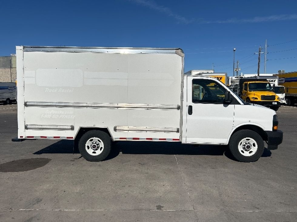 Light Duty Box Truck-Light and Medium Duty Trucks-GMC-2021-Savana G33503-Garland-TX-103,595\n\t\tmiles-$ 29,000 - Image 15
