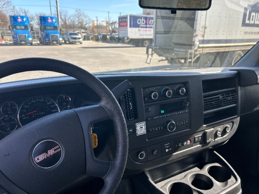 Light Duty Box Truck-Light and Medium Duty Trucks-GMC-2021-Savana G33503-Garland-TX-103,595\n\t\tmiles-$ 29,000 - Image 18