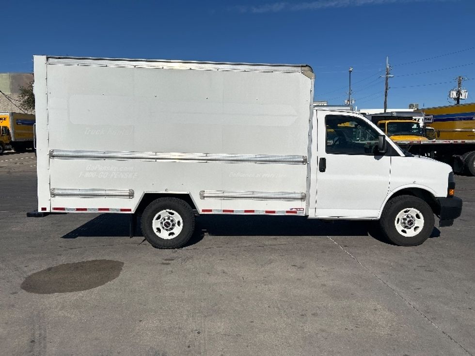Light Duty Box Truck-Light and Medium Duty Trucks-GMC-2021-Savana G33503-Garland-TX-108,754\n\t\tmiles-$ 28,250 - Image 15