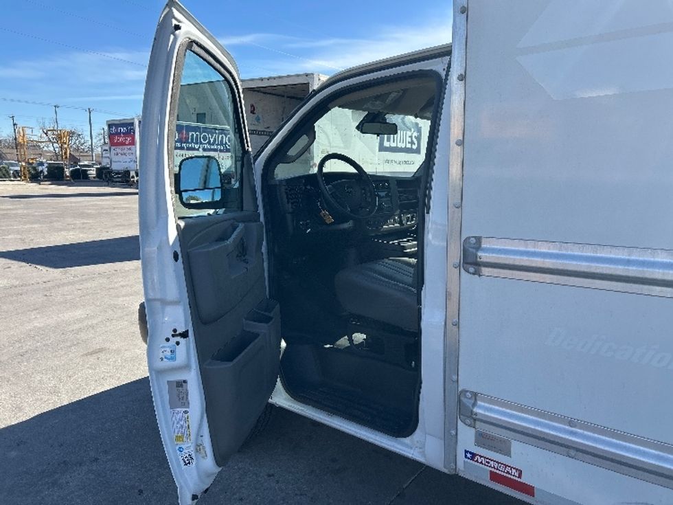 Light Duty Box Truck-Light and Medium Duty Trucks-GMC-2021-Savana G33503-Garland-TX-108,754\n\t\tmiles-$ 28,250 - Image 16