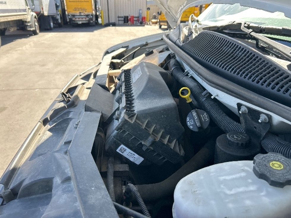 Light Duty Box Truck-Light and Medium Duty Trucks-GMC-2021-Savana G33503-Garland-TX-108,754\n\t\tmiles-$ 28,250 - Image 24