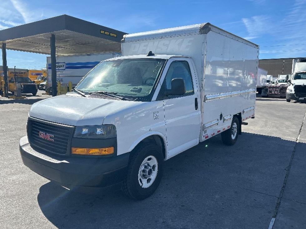 Light Duty Box Truck-Light and Medium Duty Trucks-GMC-2021-Savana G33503-Garland-TX-108,754\n\t\tmiles-$ 28,250 - Image 3