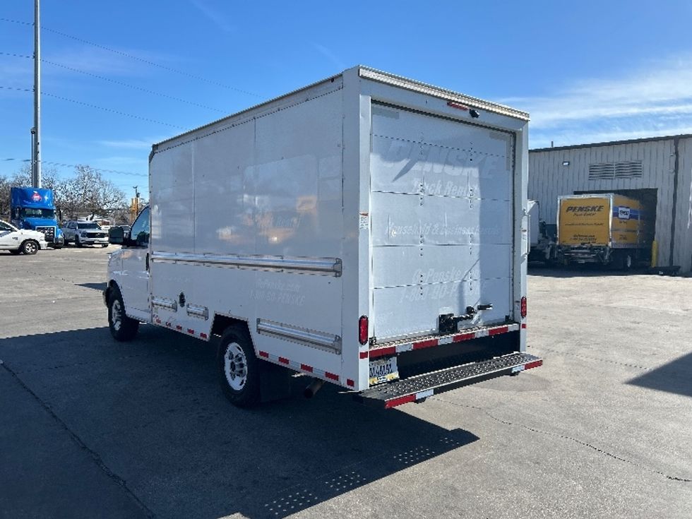 Light Duty Box Truck-Light and Medium Duty Trucks-GMC-2021-Savana G33503-Garland-TX-108,754\n\t\tmiles-$ 28,250 - Image 6