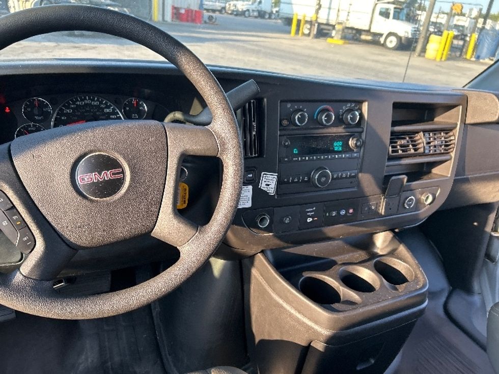 Light Duty Box Truck-Light and Medium Duty Trucks-GMC-2021-Savana G33503-Garland-TX-115,163\n\t\tmiles-$ 27,250 - Image 17