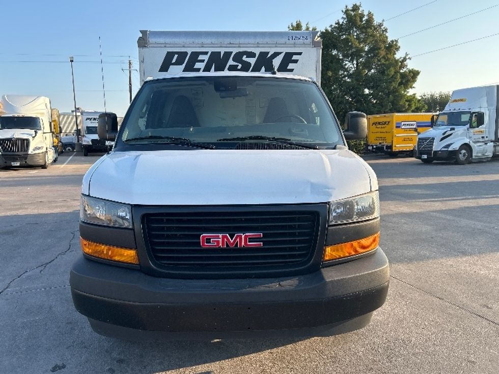 Light Duty Box Truck-Light and Medium Duty Trucks-GMC-2021-Savana G33503-Garland-TX-115,163\n\t\tmiles-$ 27,250 - Image 2