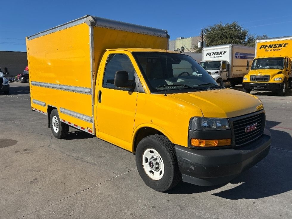 Light Duty Box Truck-Light and Medium Duty Trucks-GMC-2021-Savana G33503-Garland-TX-118,254\n\t\tmiles-$ 24,750 - Image 1