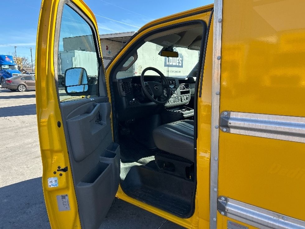 Light Duty Box Truck-Light and Medium Duty Trucks-GMC-2021-Savana G33503-Garland-TX-118,254\n\t\tmiles-$ 24,750 - Image 16