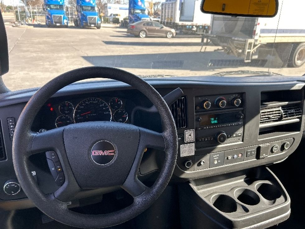 Light Duty Box Truck-Light and Medium Duty Trucks-GMC-2021-Savana G33503-Garland-TX-118,254\n\t\tmiles-$ 24,750 - Image 17