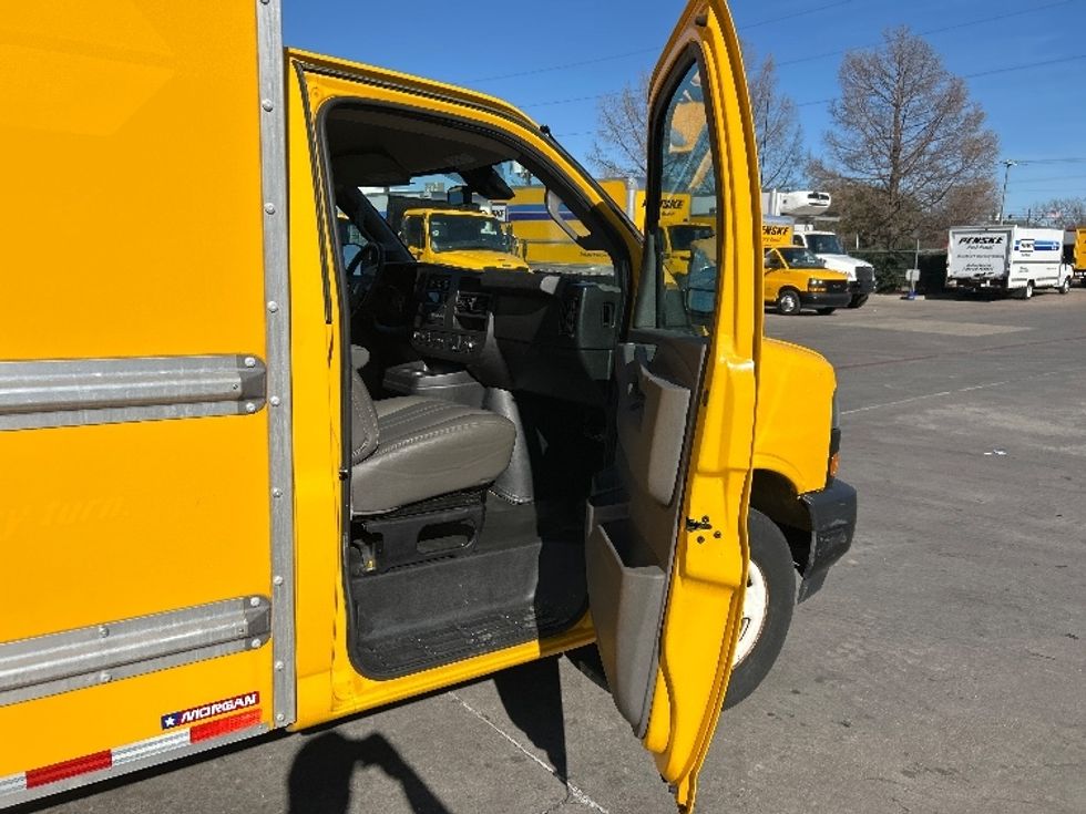 Light Duty Box Truck-Light and Medium Duty Trucks-GMC-2021-Savana G33503-Garland-TX-118,254\n\t\tmiles-$ 24,750 - Image 20