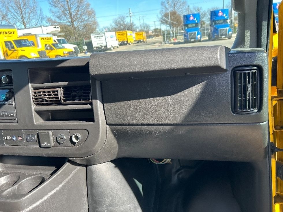 Light Duty Box Truck-Light and Medium Duty Trucks-GMC-2021-Savana G33503-Garland-TX-118,254\n\t\tmiles-$ 24,750 - Image 21