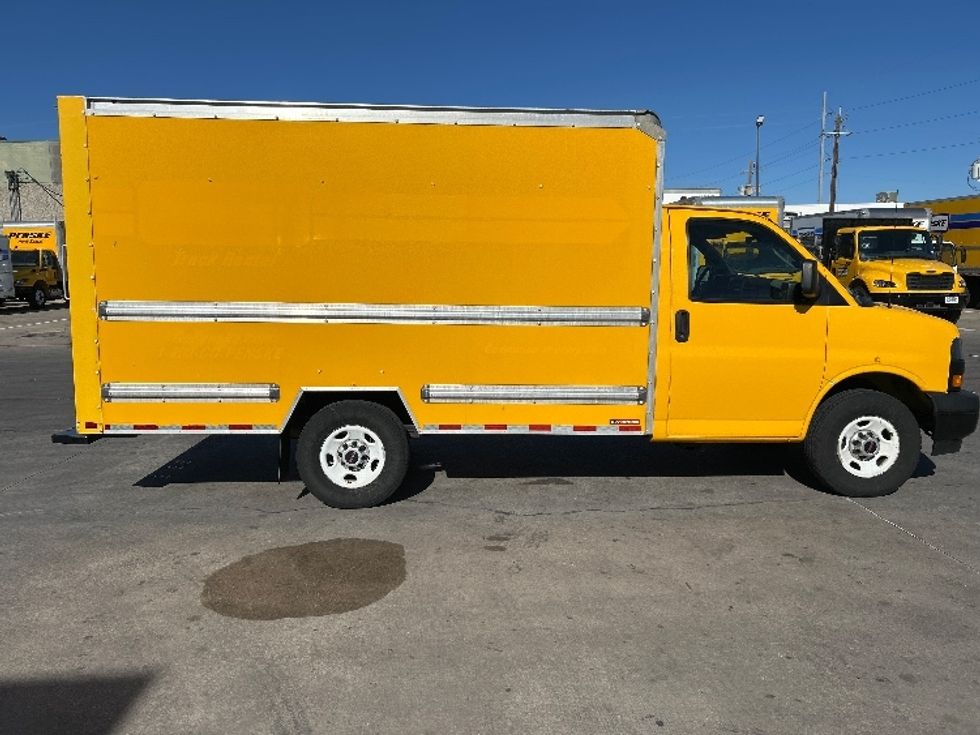 Light Duty Box Truck-Light and Medium Duty Trucks-GMC-2021-Savana G33503-Garland-TX-118,573\n\t\tmiles-$ 24,750 - Image 15