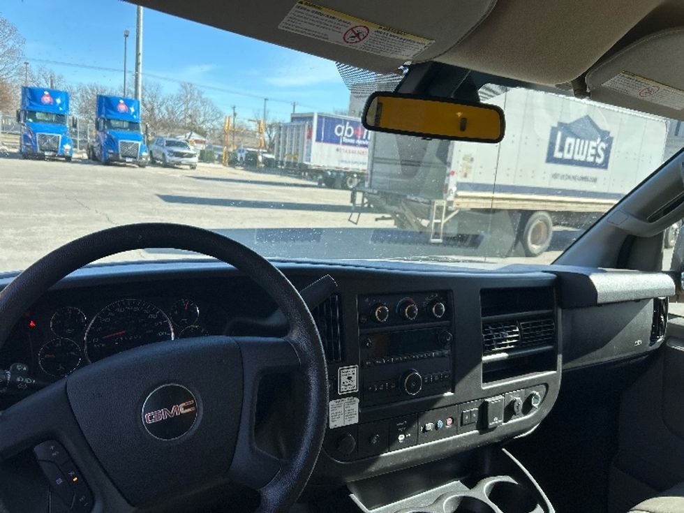 Light Duty Box Truck-Light and Medium Duty Trucks-GMC-2021-Savana G33503-Garland-TX-118,573\n\t\tmiles-$ 24,750 - Image 17