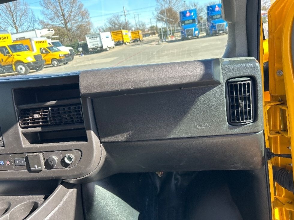 Light Duty Box Truck-Light and Medium Duty Trucks-GMC-2021-Savana G33503-Garland-TX-118,573\n\t\tmiles-$ 24,750 - Image 21