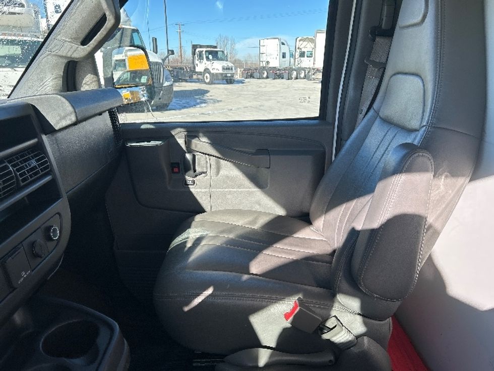 Light Duty Box Truck-Light and Medium Duty Trucks-GMC-2021-Savana G33503-Greeley-CO-102,710\n\t\tmiles-$ 30,000 - Image 18