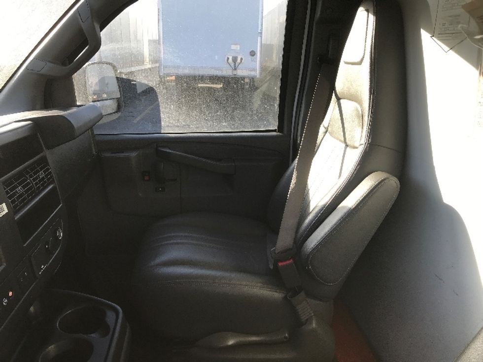 Light Duty Box Truck-Light and Medium Duty Trucks-GMC-2021-Savana G33503-Greeley-CO-105,117\n\t\tmiles-$ 29,750 - Image 18