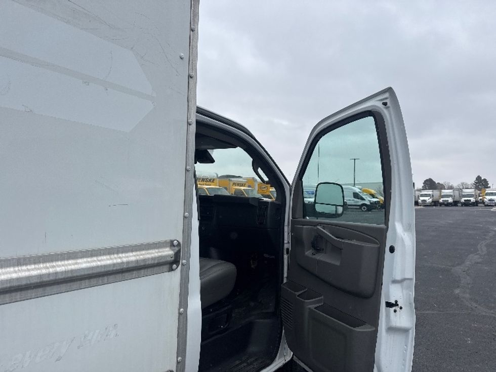 Light Duty Box Truck-Light and Medium Duty Trucks-GMC-2021-Savana G33503-Greeley-CO-105,798\n\t\tmiles-$ 29,750 - Image 19