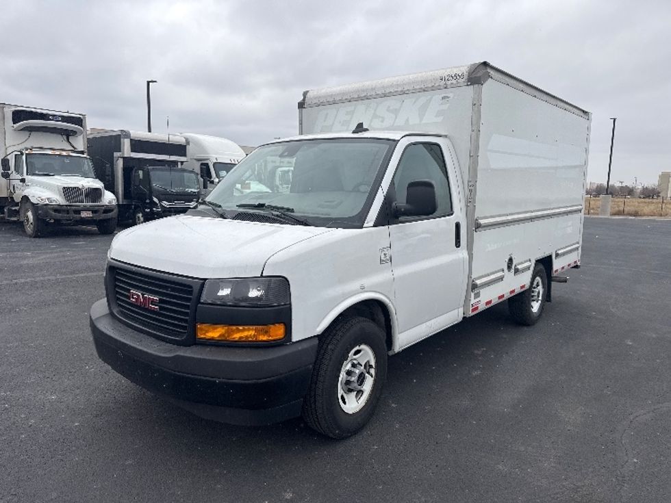 Light Duty Box Truck-Light and Medium Duty Trucks-GMC-2021-Savana G33503-Greeley-CO-105,798\n\t\tmiles-$ 29,750 - Image 3