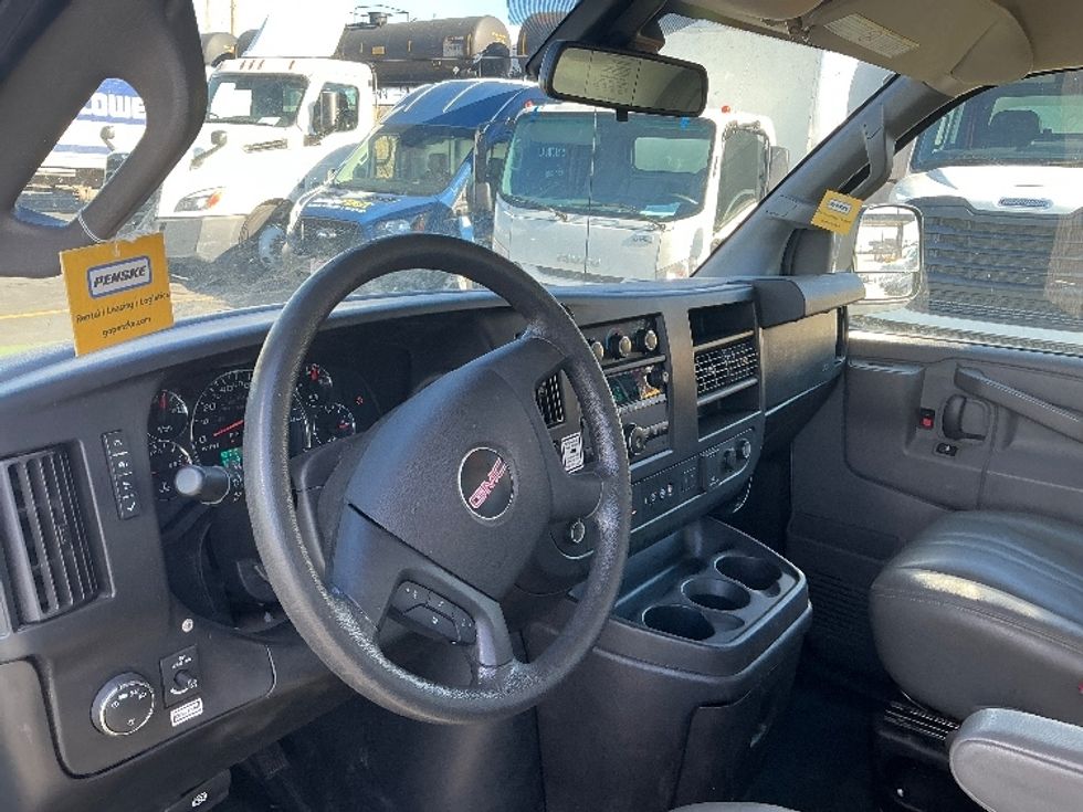 Light Duty Box Truck-Light and Medium Duty Trucks-GMC-2021-Savana G33503-Greeley-CO-108,763\n\t\tmiles-$ 29,500 - Image 14