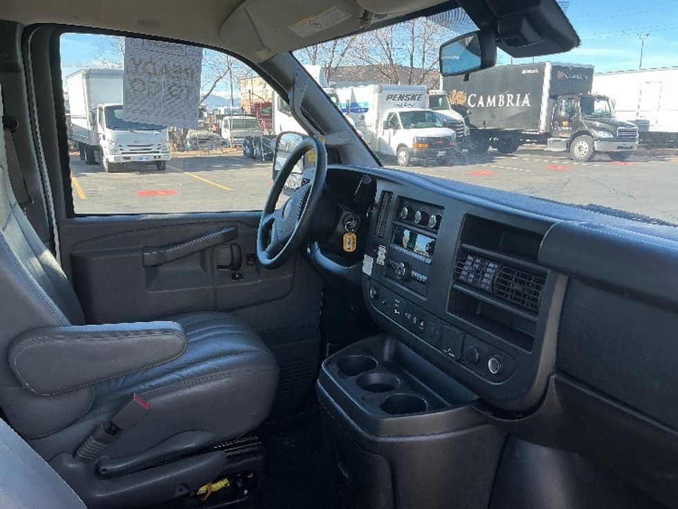 Light Duty Box Truck-Light and Medium Duty Trucks-GMC-2021-Savana G33503-Greeley-CO-108,763\n\t\tmiles-$ 29,500 - Image 19