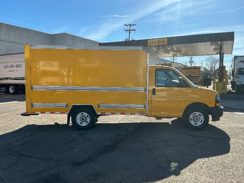 Light Duty Box Truck-Light and Medium Duty Trucks-GMC-2021-Savana G33503-Greeley-CO-119,941\n\t\tmiles-$ 25,500 - Image 15