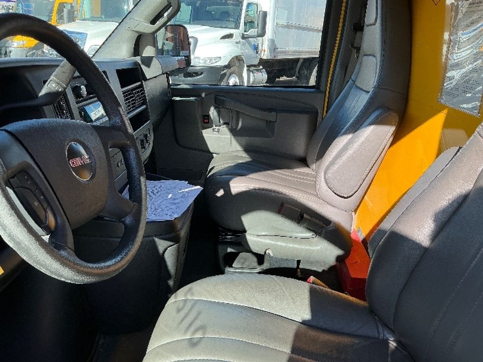 Light Duty Box Truck-Light and Medium Duty Trucks-GMC-2021-Savana G33503-Greeley-CO-119,941\n\t\tmiles-$ 25,500 - Image 19