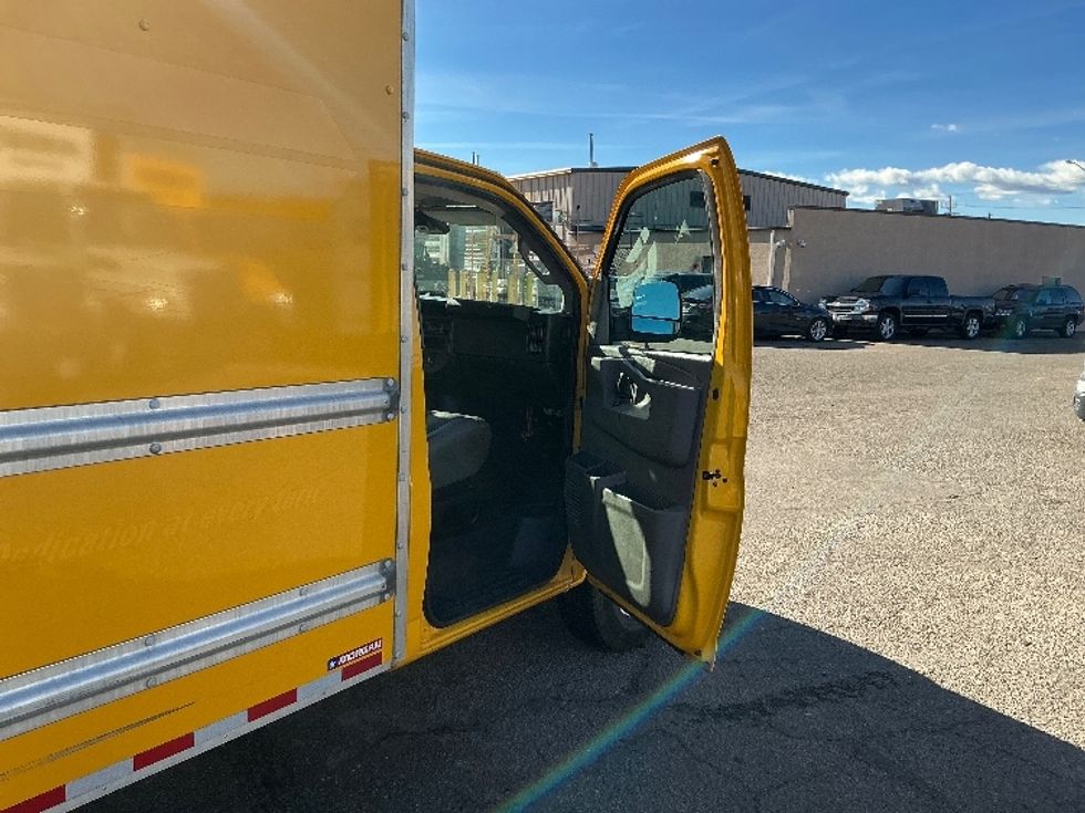 Light Duty Box Truck-Light and Medium Duty Trucks-GMC-2021-Savana G33503-Greeley-CO-119,941\n\t\tmiles-$ 25,500 - Image 20