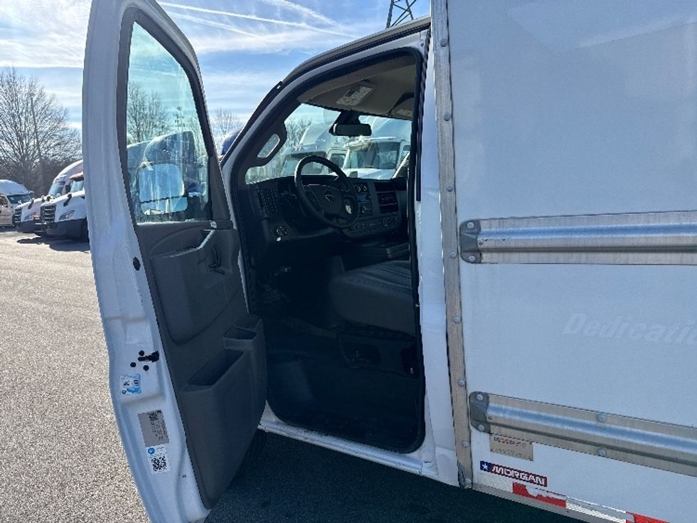 Light Duty Box Truck-Light and Medium Duty Trucks-GMC-2021-Savana G33503-Greensboro-NC-107,339\n\t\tmiles-$ 28,500 - Image 15