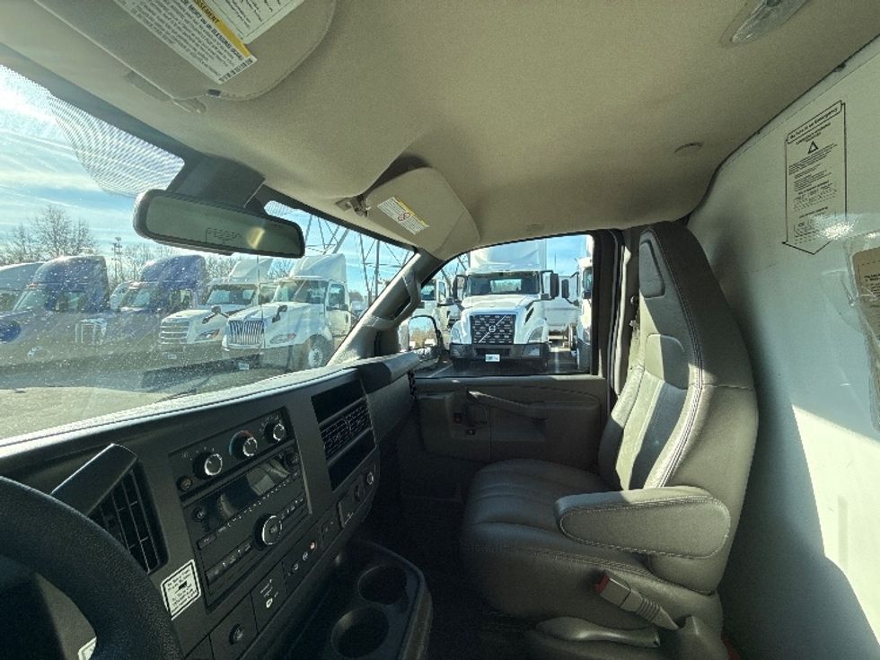 Light Duty Box Truck-Light and Medium Duty Trucks-GMC-2021-Savana G33503-Greensboro-NC-107,339\n\t\tmiles-$ 28,500 - Image 18