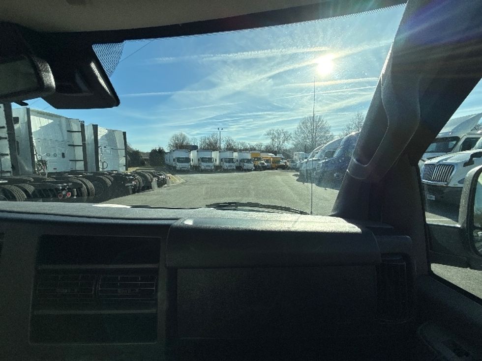 Light Duty Box Truck-Light and Medium Duty Trucks-GMC-2021-Savana G33503-Greensboro-NC-107,339\n\t\tmiles-$ 28,500 - Image 20