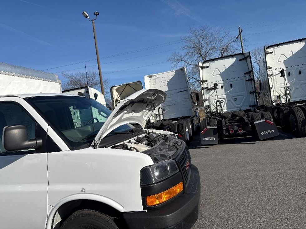 Light Duty Box Truck-Light and Medium Duty Trucks-GMC-2021-Savana G33503-Greensboro-NC-107,339\n\t\tmiles-$ 28,500 - Image 22