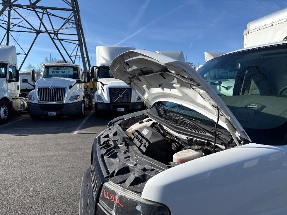 Light Duty Box Truck-Light and Medium Duty Trucks-GMC-2021-Savana G33503-Greensboro-NC-107,339\n\t\tmiles-$ 28,500 - Image 23