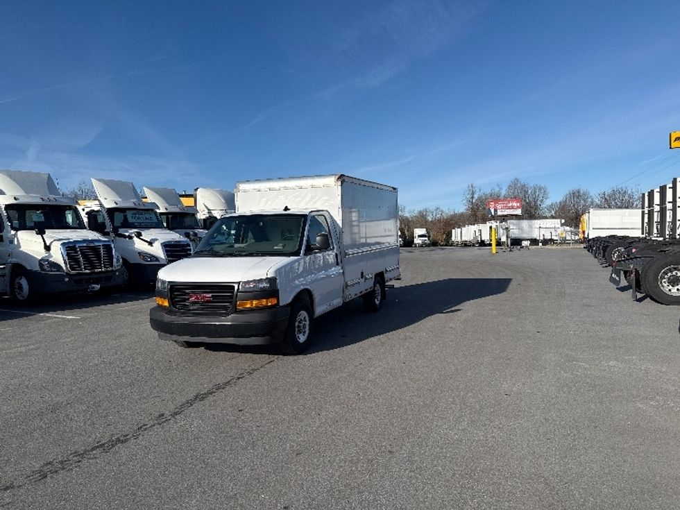 Light Duty Box Truck-Light and Medium Duty Trucks-GMC-2021-Savana G33503-Greensboro-NC-107,339\n\t\tmiles-$ 28,500 - Image 3