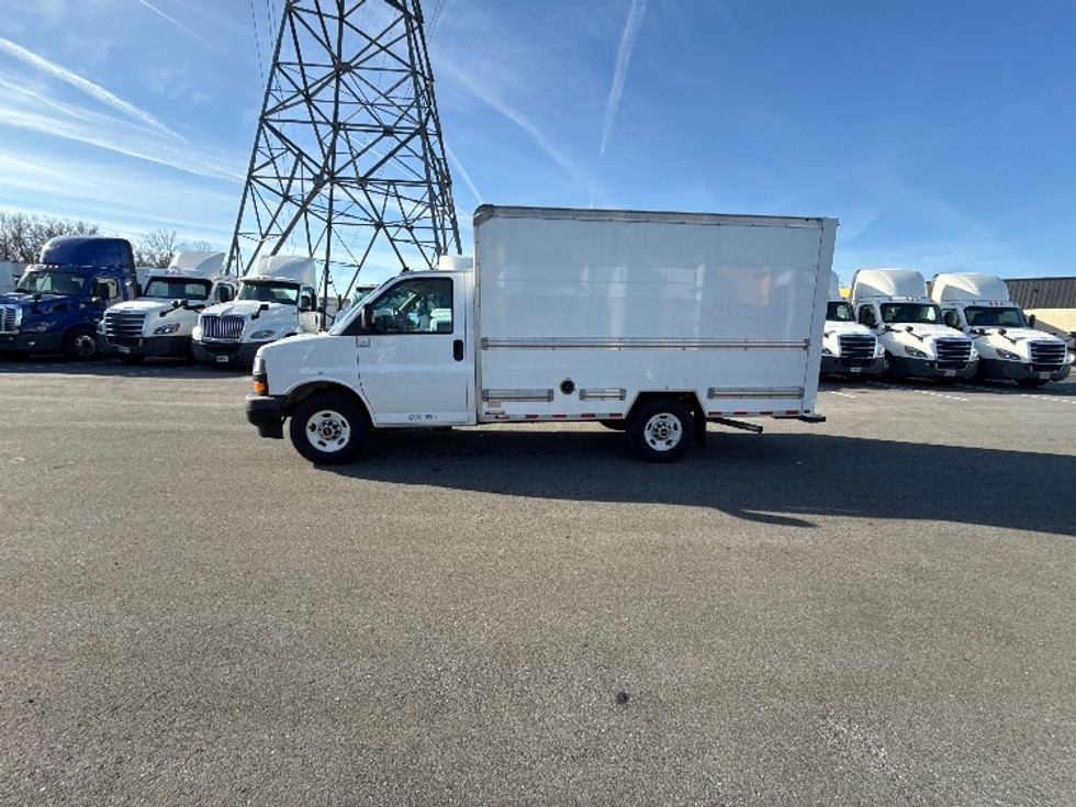 Light Duty Box Truck-Light and Medium Duty Trucks-GMC-2021-Savana G33503-Greensboro-NC-107,339\n\t\tmiles-$ 28,500 - Image 4