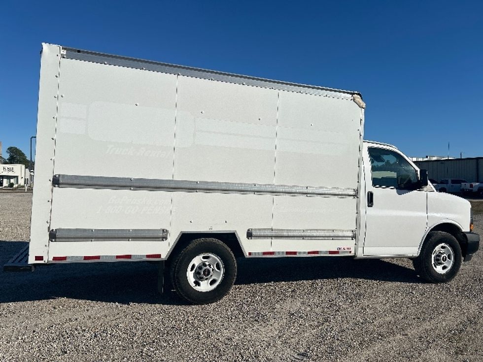 Light Duty Box Truck-Light and Medium Duty Trucks-GMC-2021-Savana G33503-Gulfport-MS-107,544\n\t\tmiles-$ 28,000 - Image 14
