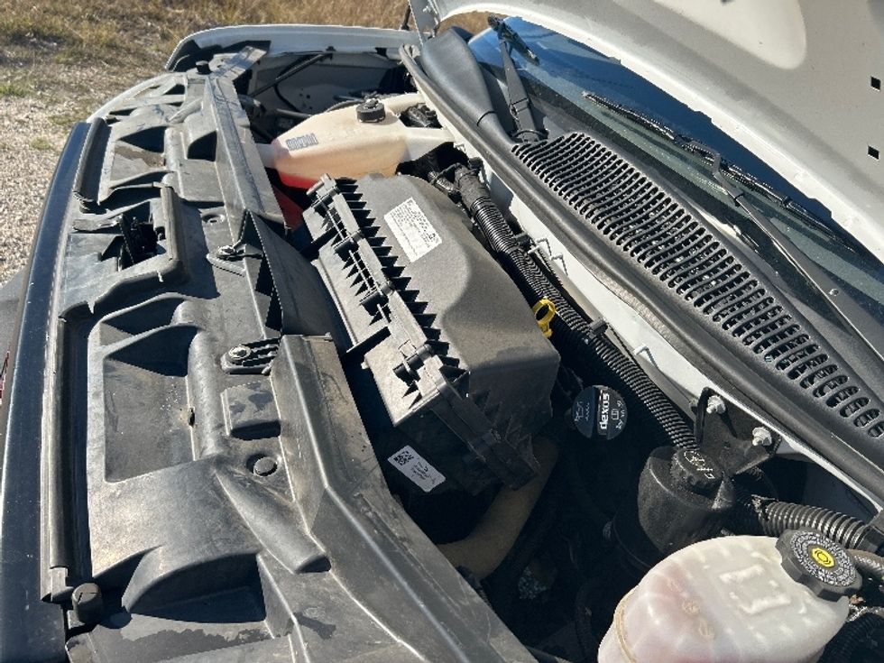 Light Duty Box Truck-Light and Medium Duty Trucks-GMC-2021-Savana G33503-Gulfport-MS-107,544\n\t\tmiles-$ 28,000 - Image 22