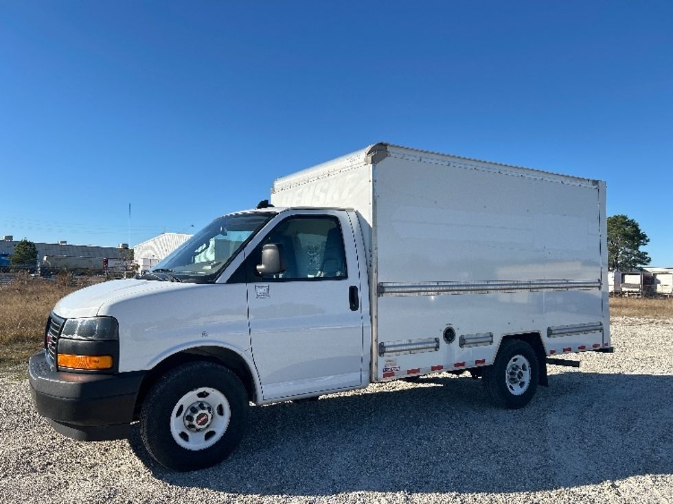 Light Duty Box Truck-Light and Medium Duty Trucks-GMC-2021-Savana G33503-Gulfport-MS-107,544\n\t\tmiles-$ 28,000 - Image 3