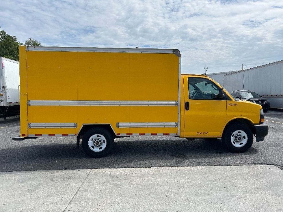 Light Duty Box Truck-Light and Medium Duty Trucks-GMC-2021-Savana G33503-Hammond-LA-72,953\n\t\tmiles-$ 28,000 - Image 14