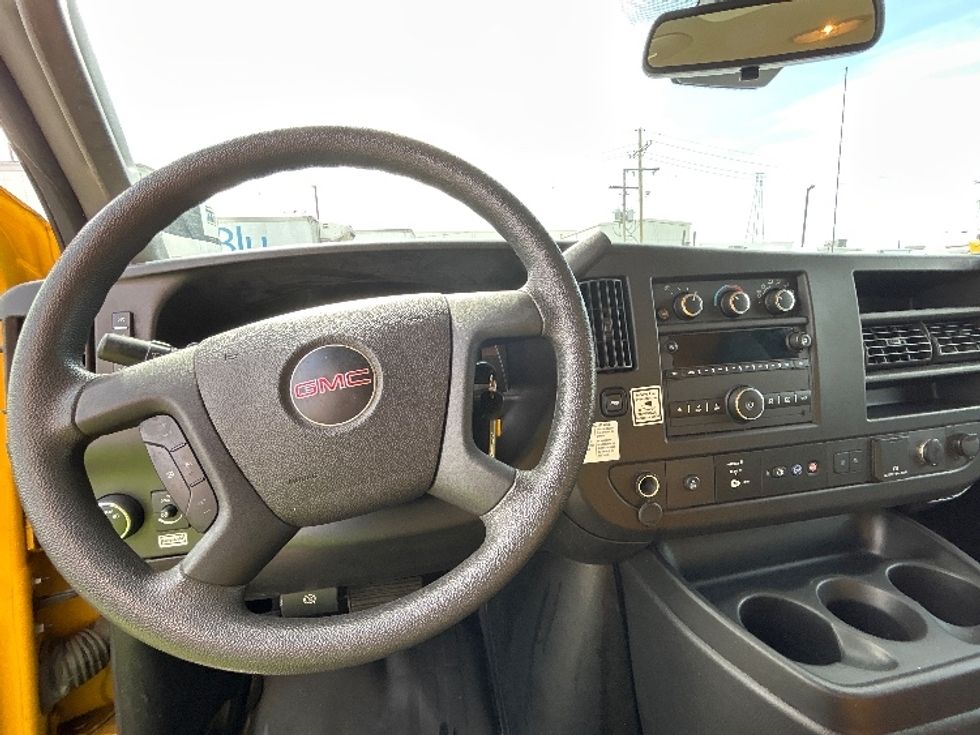 Light Duty Box Truck-Light and Medium Duty Trucks-GMC-2021-Savana G33503-Hammond-LA-72,953\n\t\tmiles-$ 28,000 - Image 17