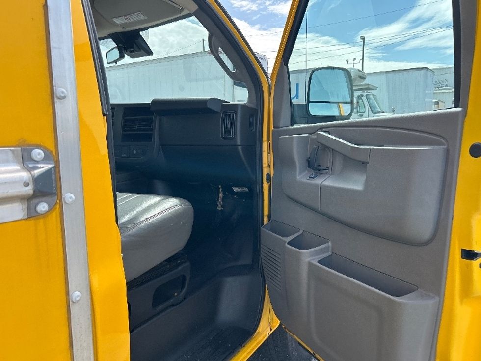 Light Duty Box Truck-Light and Medium Duty Trucks-GMC-2021-Savana G33503-Hammond-LA-72,953\n\t\tmiles-$ 28,000 - Image 19